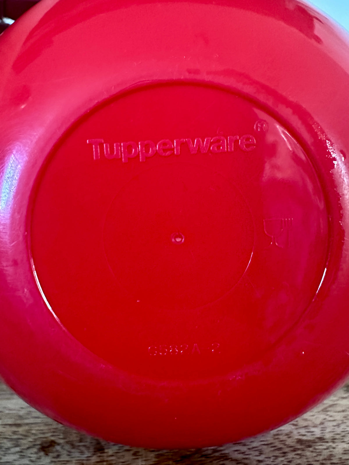 Boîte à tomates Tupperware vintage – produit chiné