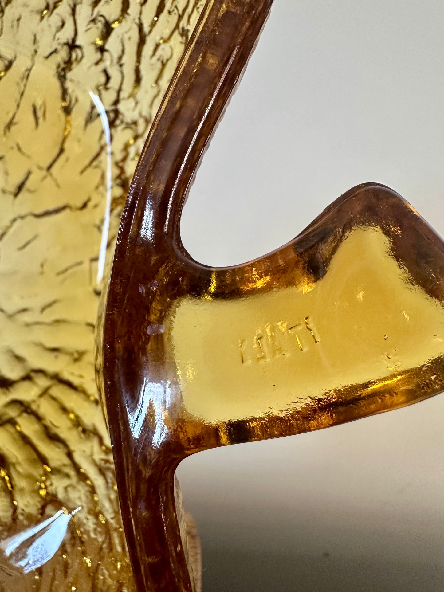 Saladier & lot de 5 coupes en verre ambré – produits chinés