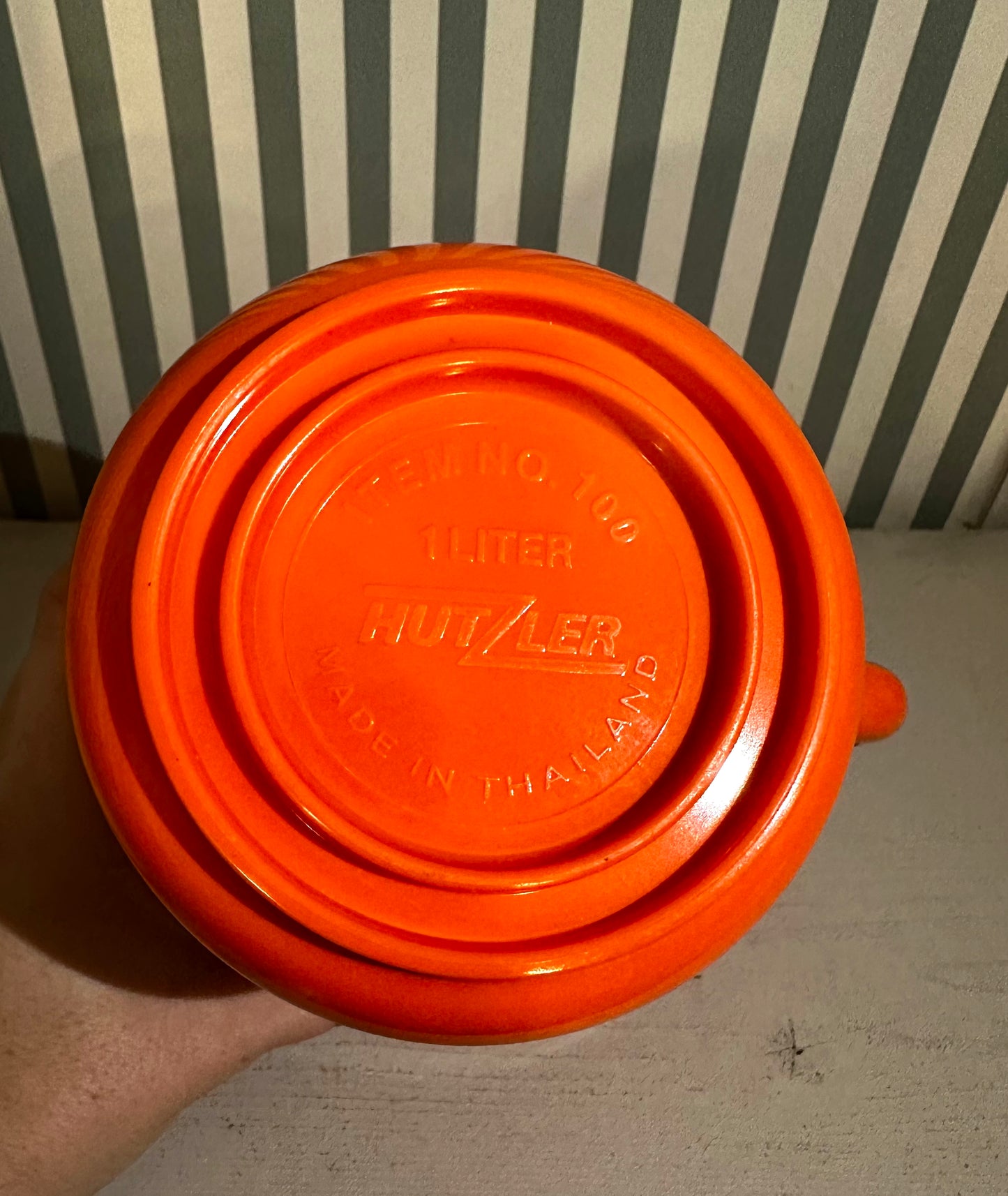 Carafe orange - produit chiné