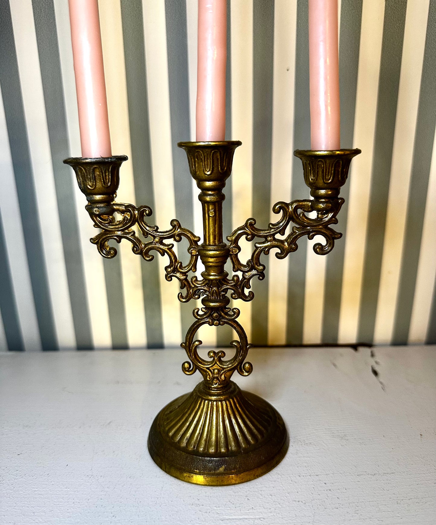 Petit chandelier doré - produit chiné