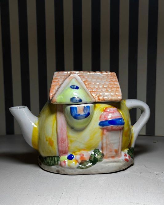 Théière cottage anglaise - produit chiné