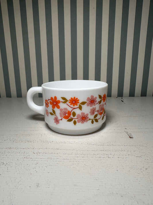 Petite tasse à café à fleurs - produits chinés