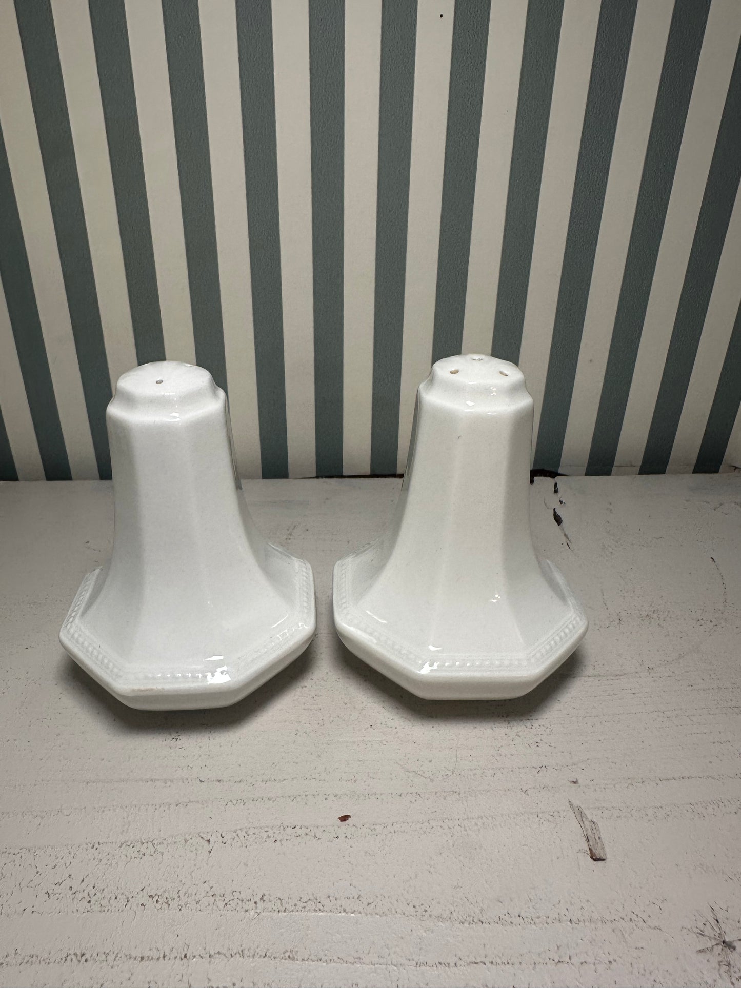 Salière & poivrière made in England - produits chinés
