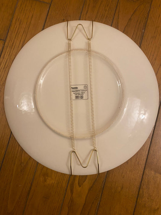 Accroche pour assiette - fixation murale discrète