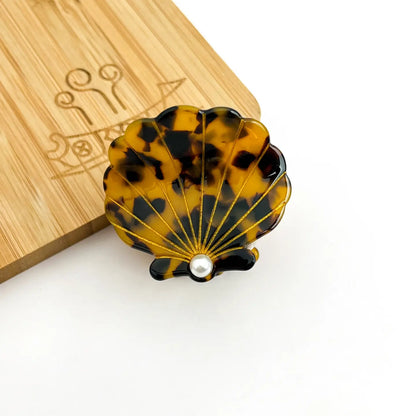Barrette coquillage écaille