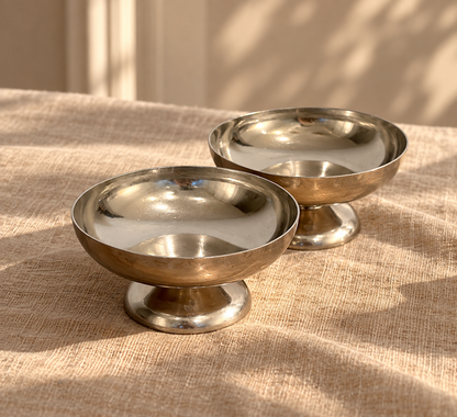 Lot de 2 coupes sur pied en inox  - objets chinés