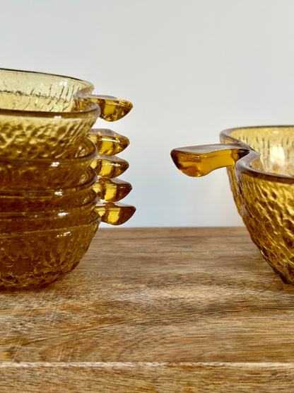 Saladier & lot de 5 coupes en verre ambré – produits chinés
