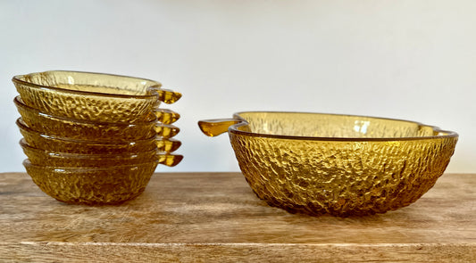 Saladier & lot de 5 coupes en verre ambré – produits chinés