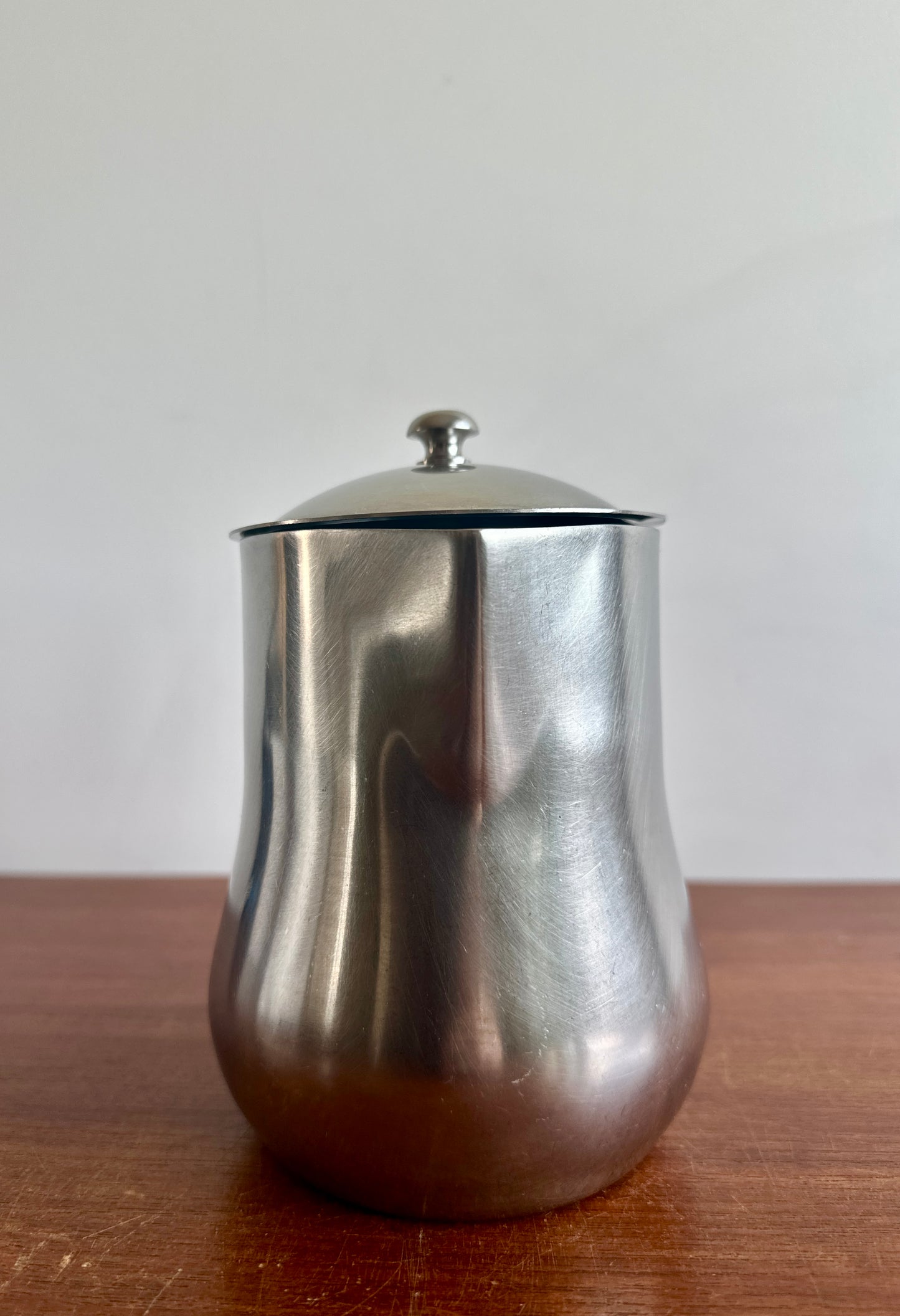 Petit pot verseur vintage - produit chiné