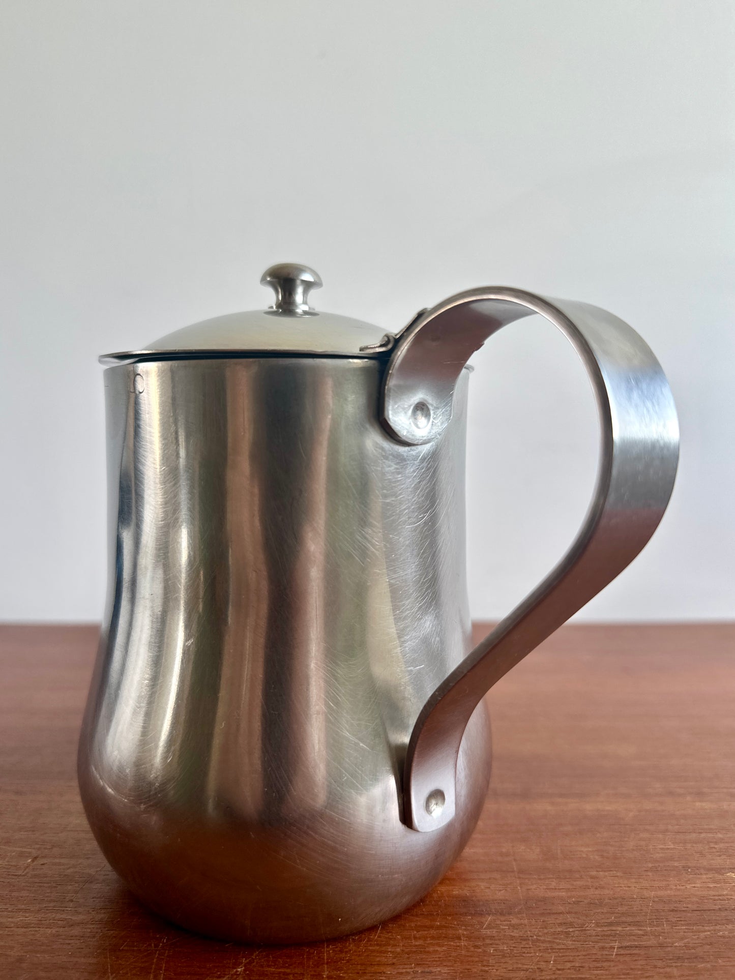 Petit pot verseur vintage - produit chiné