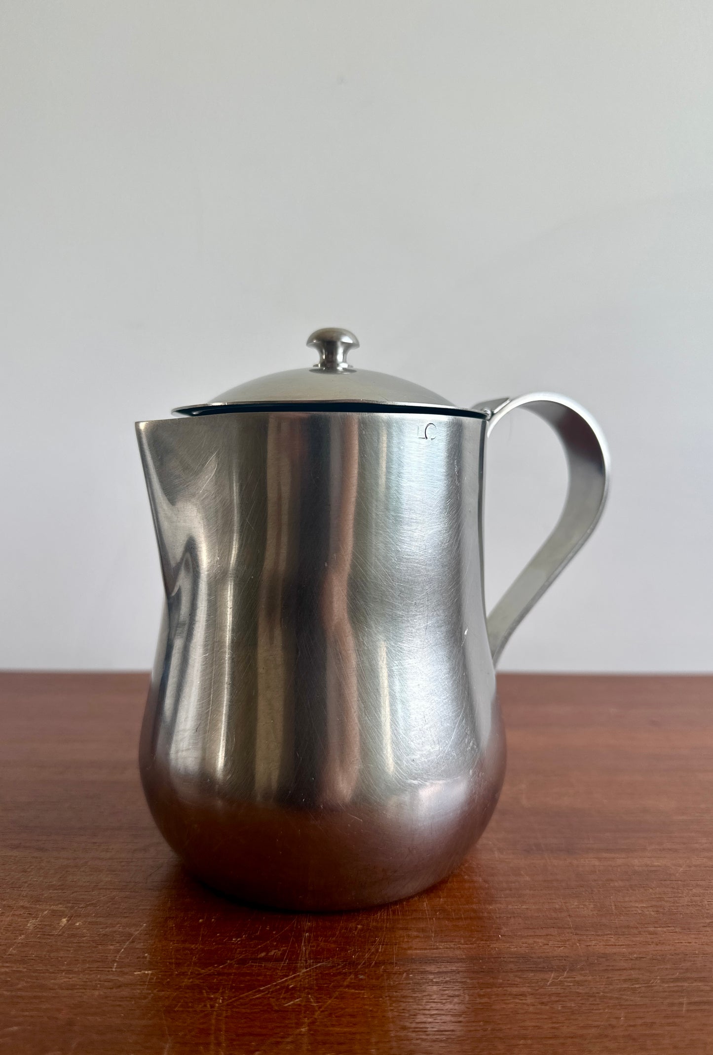 Petit pot verseur vintage - produit chiné