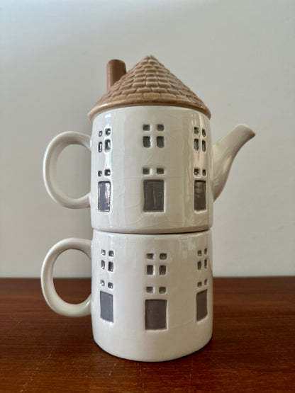 Théière + tasse maison empilable - produit chiné
