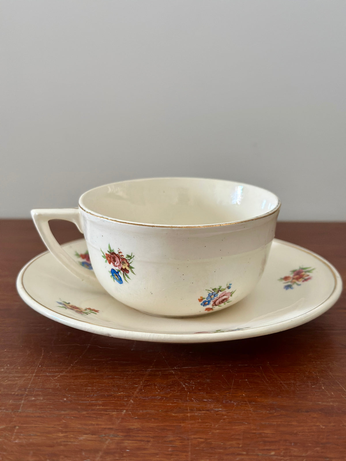 Tasse à café fleurie et soucoupe - produits chinés