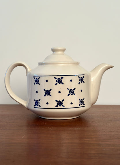 Théière vintage fleurie - produit chiné