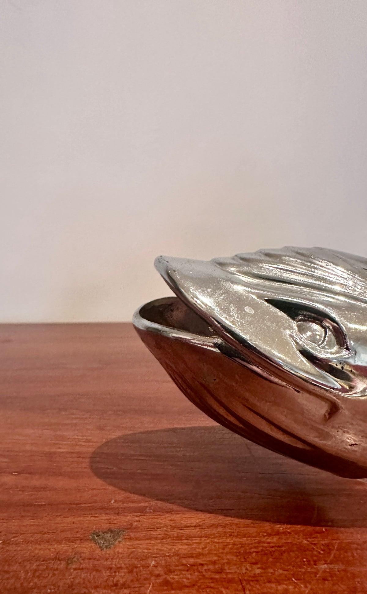 Distributeur de cacahuètes poisson - objet chiné