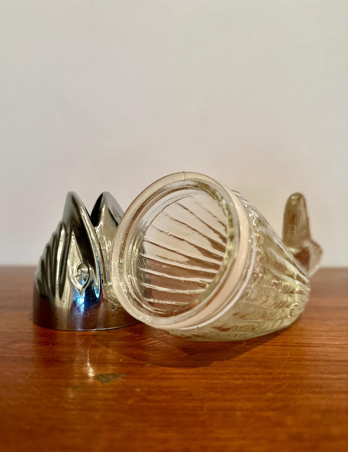 Distributeur de cacahuètes poisson - objet chiné