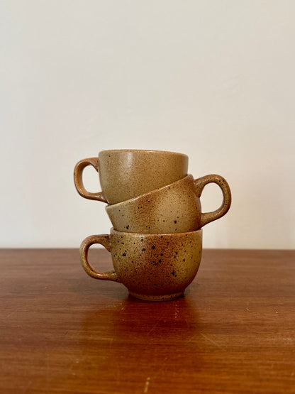 Tasse à café en grès - objet chiné