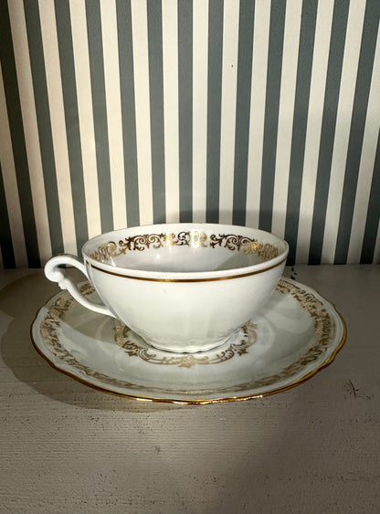 Tasse et soucoupe - produits chinés