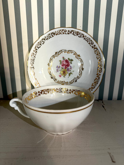 Tasse et soucoupe - produits chinés