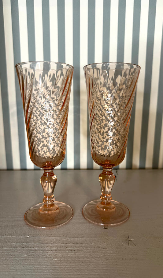 Duo de flûtes à champagne roses - produits chinés