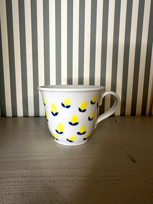 Tasse à motif citrons - produit chiné