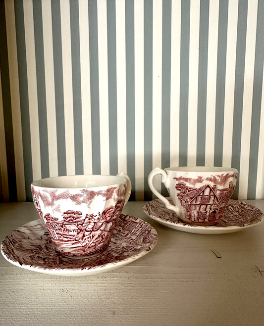 Lot de 2 tasses à café + soucoupes assorties Alfred Meakin, modèle The Post House - produits chinés
