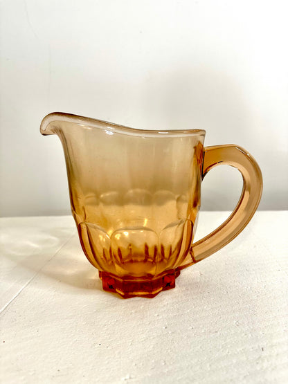 Carafe en verre ambré - produit chiné