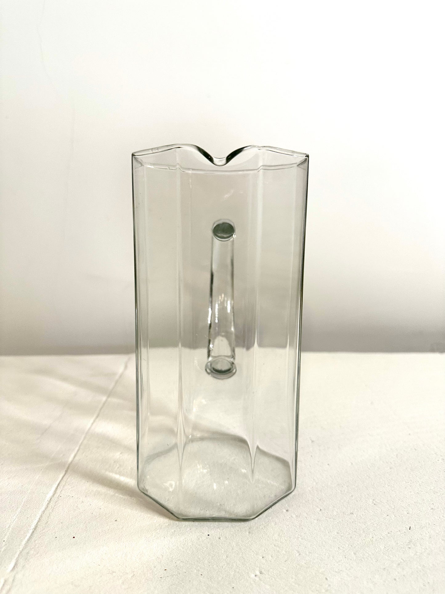 Carafe facettée - produit chiné