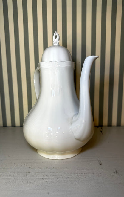 Cafetière en porcelaine - produit chiné