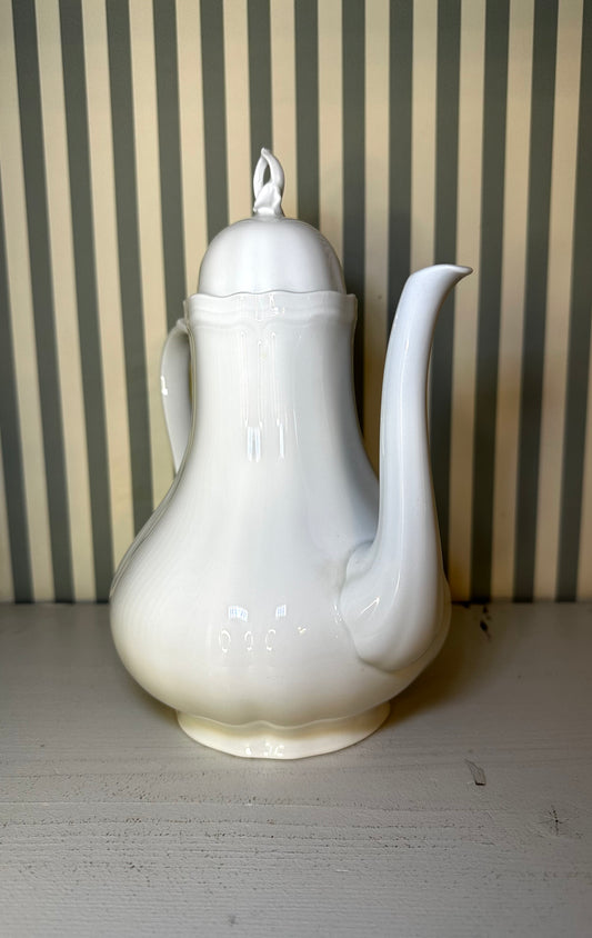 Cafetière en porcelaine - produit chiné