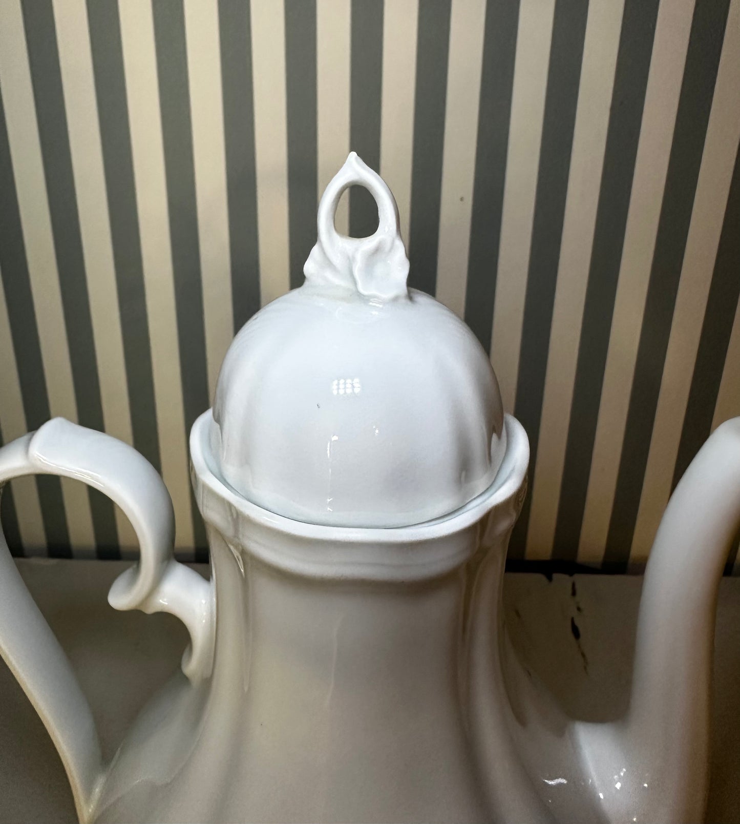Cafetière en porcelaine - produit chiné