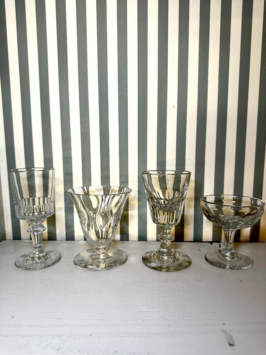 Ensemble de 4 verres à liqueur - produits chinés