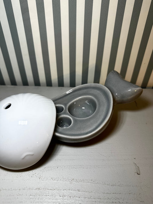 Coquetier “baleine” - produit chiné