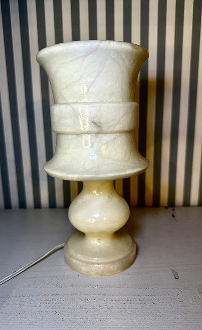 Lampe en albâtre - produit chiné