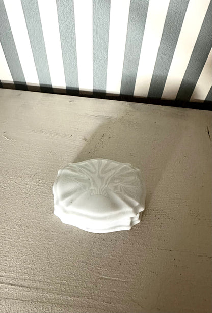 Petite boite en porcelaine - produit chiné