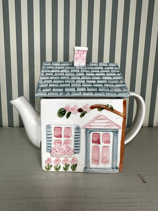 Théière anglaise "cottage" - produit chiné