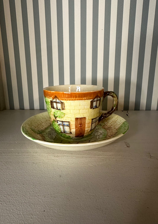 Tasse et soucoupe cottage anglais - produits chinés