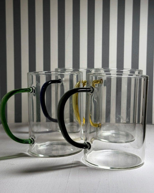 Mug en verre avec anse colorée - produit chiné