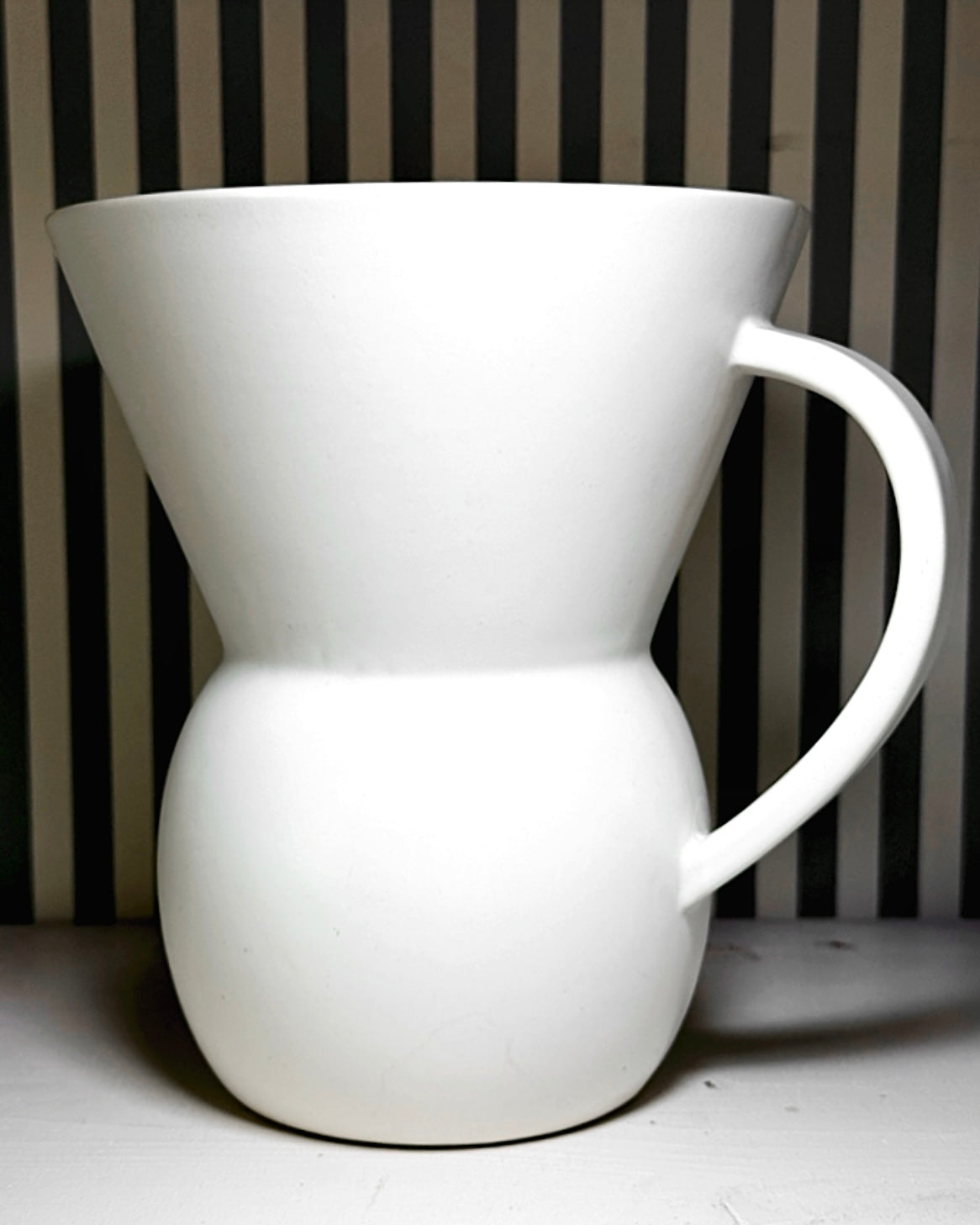 Carafe blanche - produit chiné