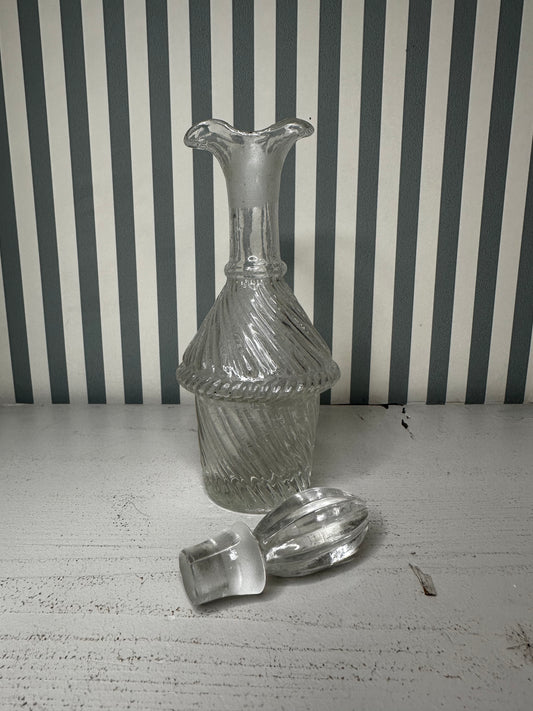 Ancien huilier en verre torsadé - produit chiné