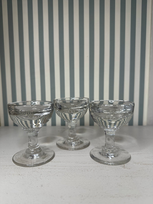 Lot 3 petits verres à liqueur - produits chinés