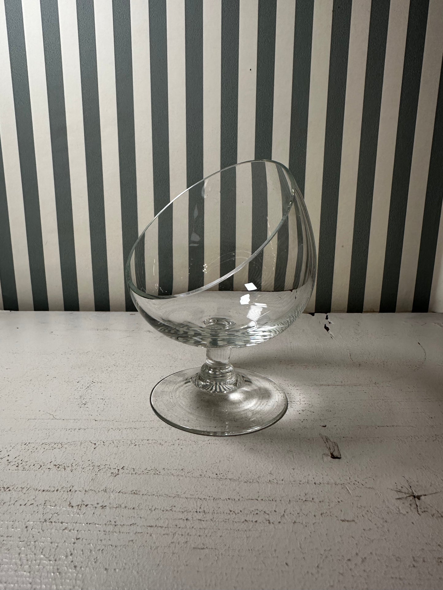 Verre à pied biseauté - produit chiné