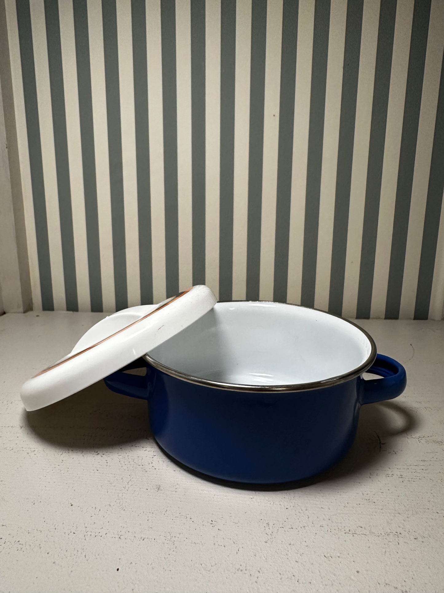 Mini cocotte vintage en fonte émaillée - produit chiné
