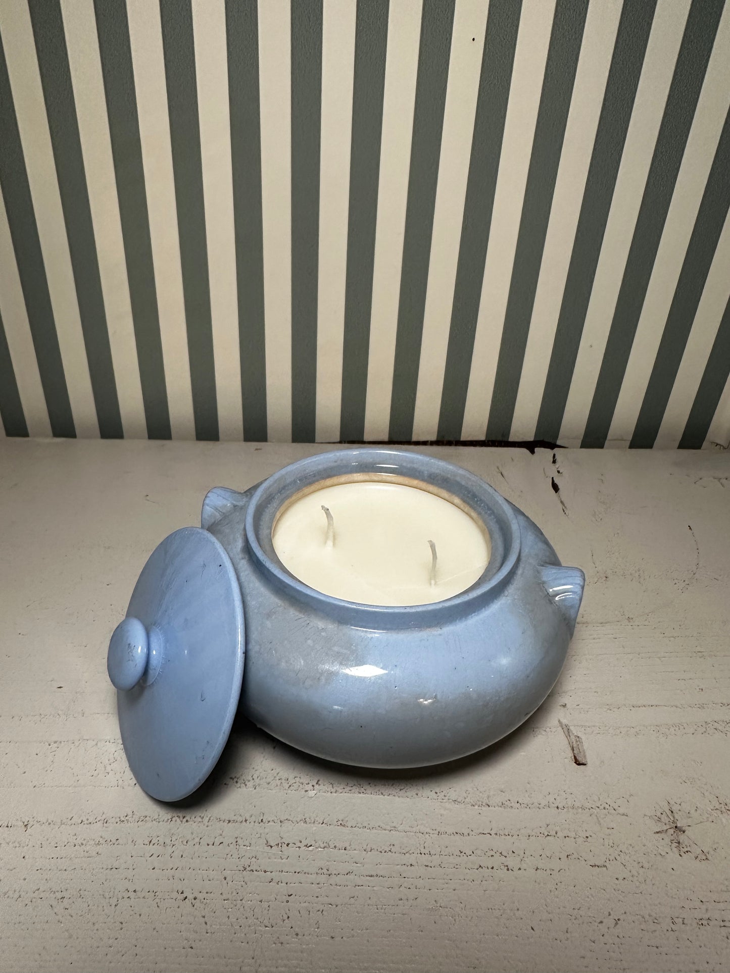 Bougie roude avec couvercle bleue - cachemire & soie