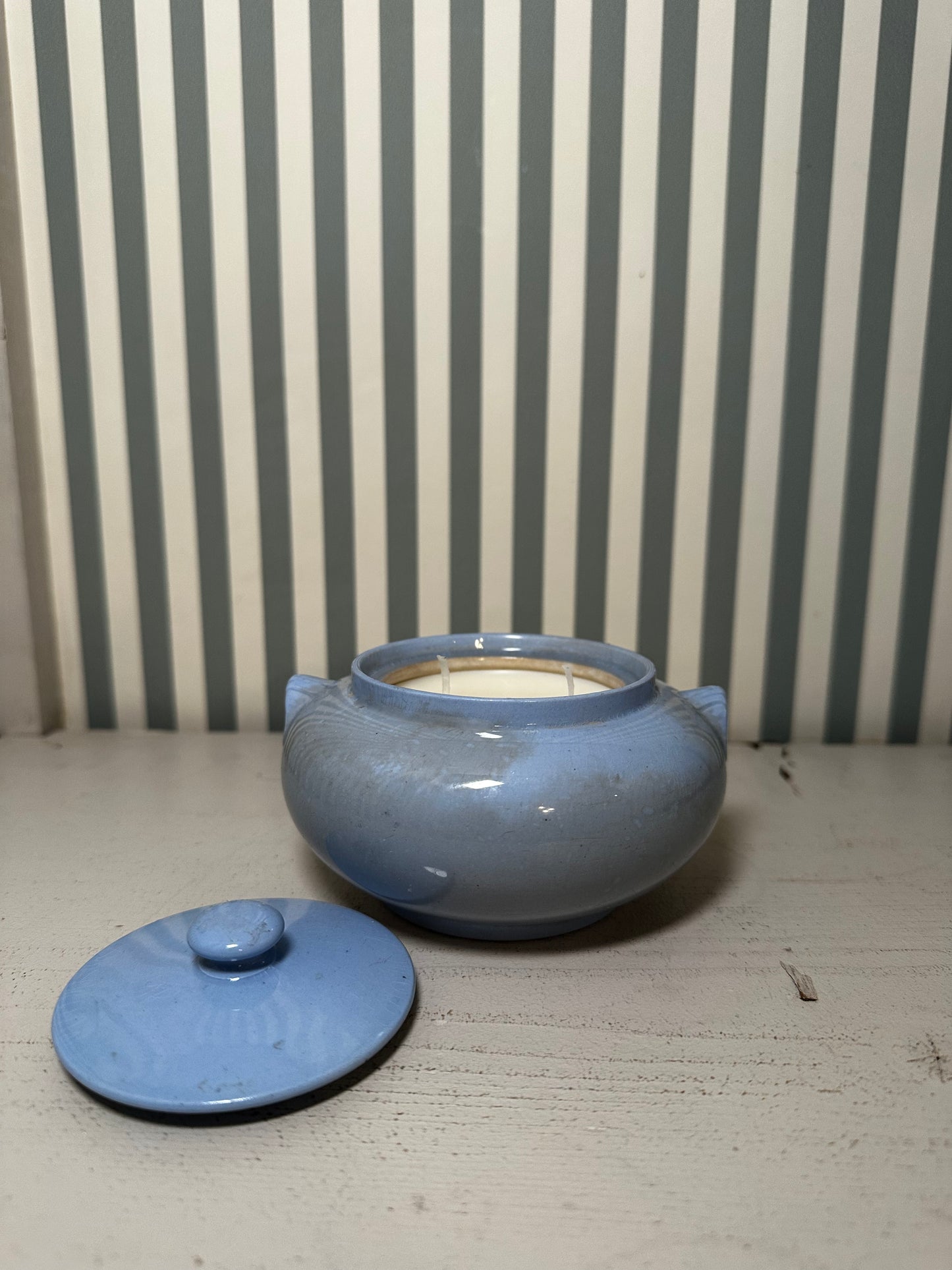 Bougie roude avec couvercle bleue - cachemire & soie
