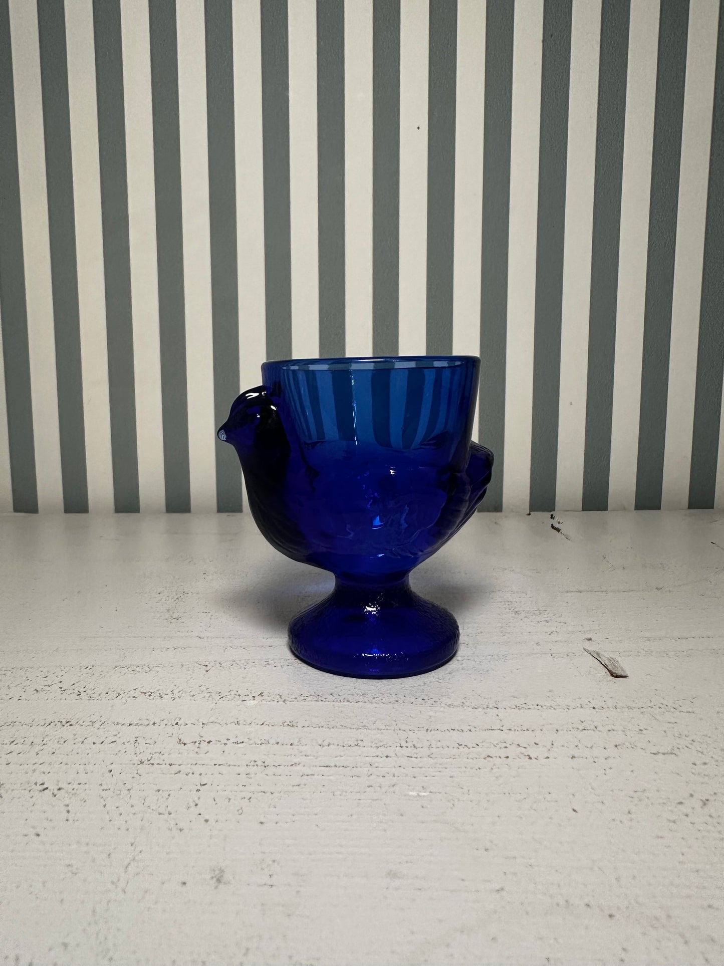 Coquetier “petite poulette” en verre - produit chiné