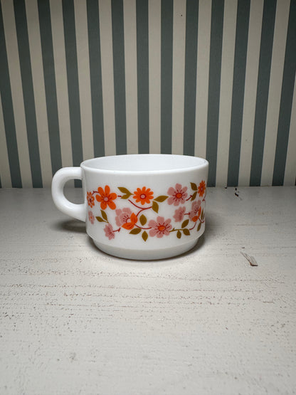 Petite tasse à café à fleurs - produits chinés