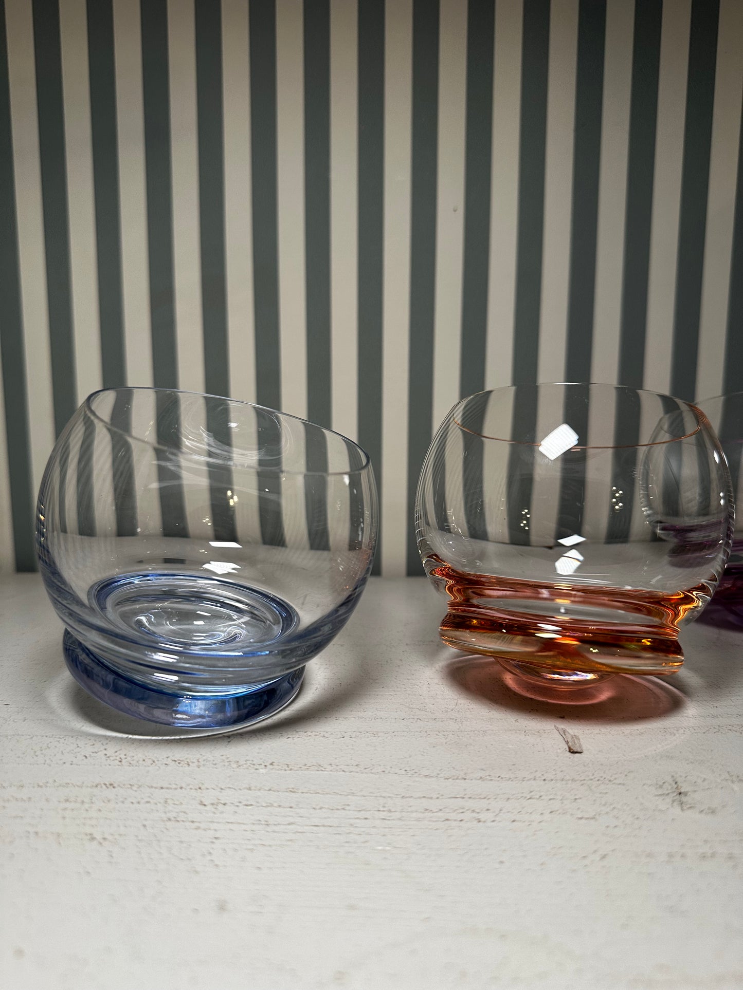 Verre à base colorée - produit chiné