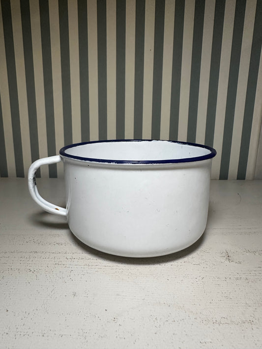 Petit bol en tôle émaillée  - produit chiné