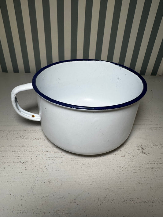 Petit bol en tôle émaillée  - produit chiné